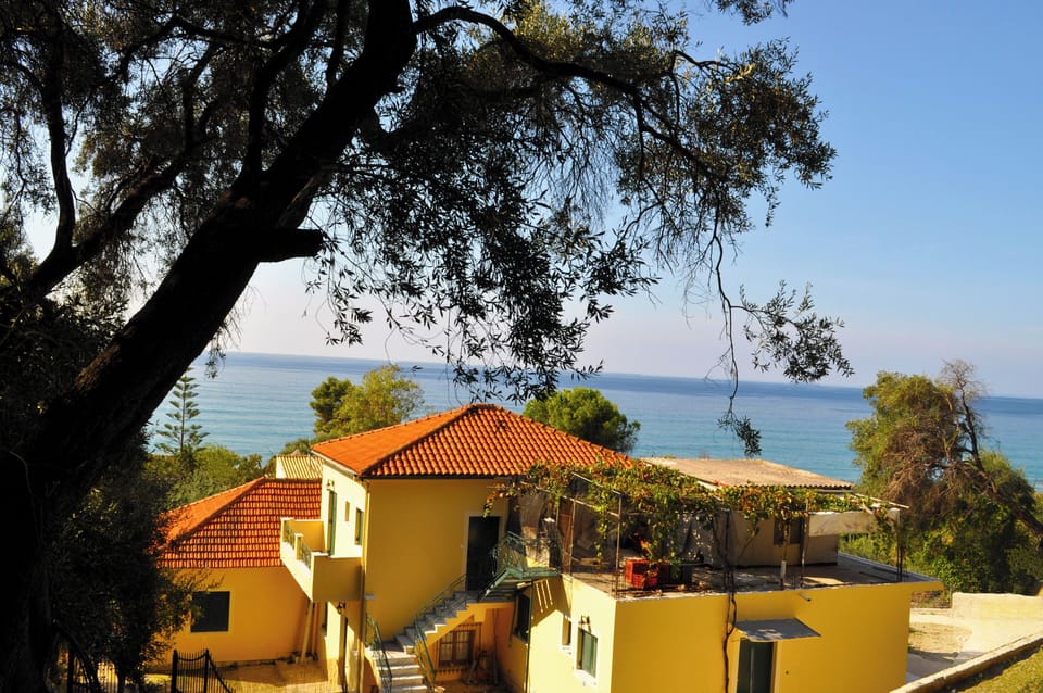 Apartment, 2 Bedrooms, Smoking, Balcony | Front of property