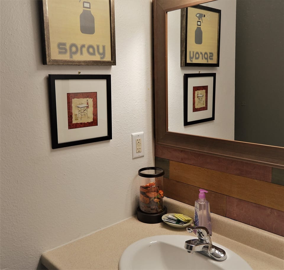 Arhaus 3 Serene Two-bedroom Retreat Apartment in Grand Forks