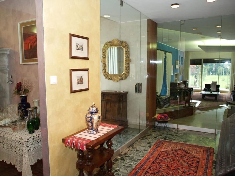 Villa, 6 Bedrooms, Smoking, Private Pool | Interior