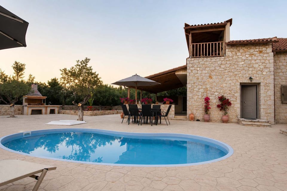 View of the exterior and its private pool 