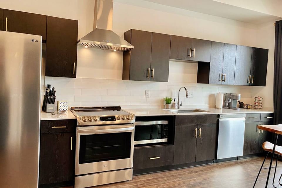 Fully stocked kitchen.