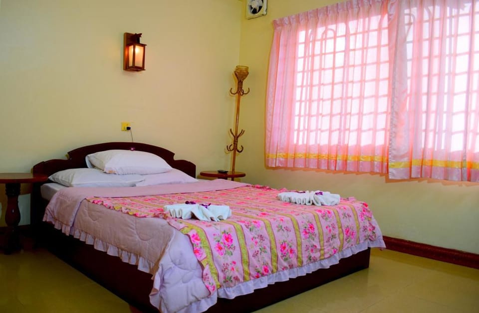 In-room safe, individually decorated, individually furnished, desk