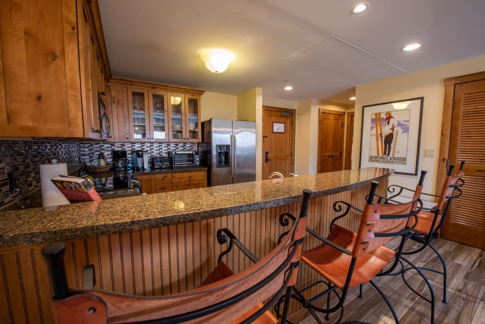 Condo, 2 Bedrooms | Private kitchen | Fridge, oven, coffee/tea maker, toaster