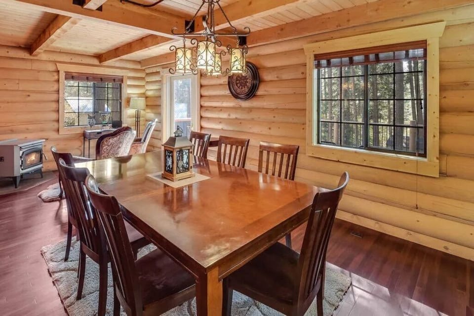 Formal dining