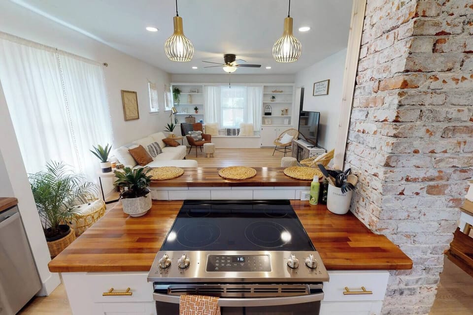 Open Kitchen/ Bar/ Living Room
