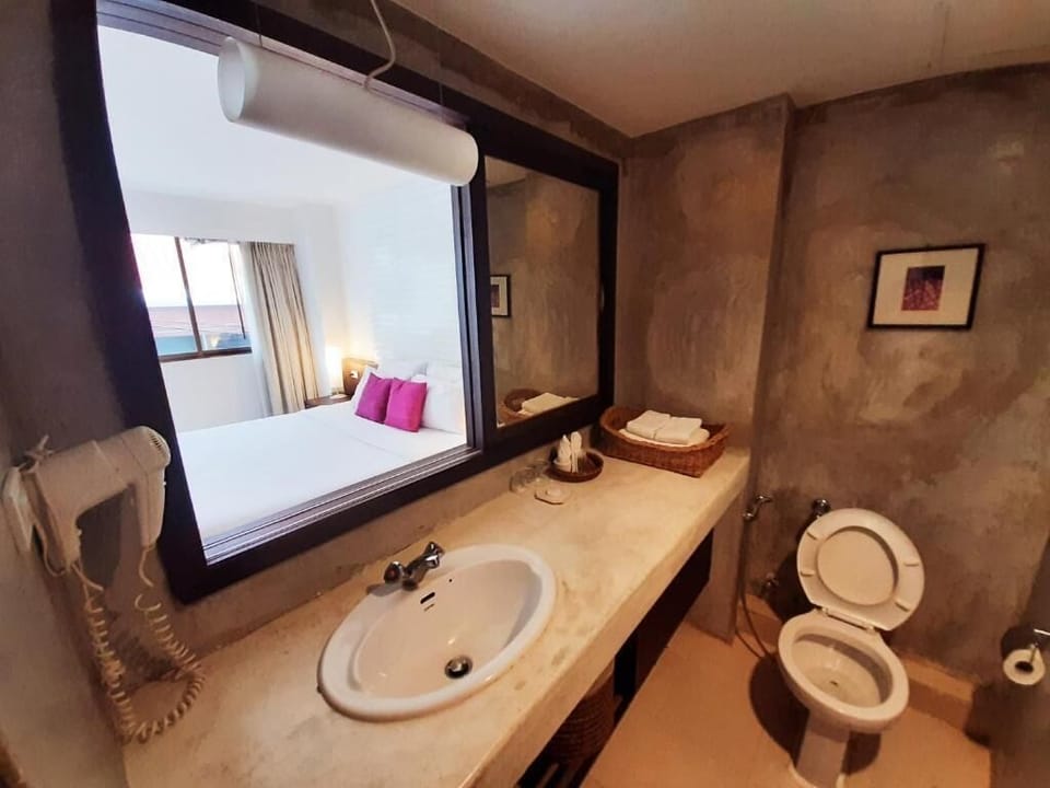 Family Double Room Single Use, 2 Bedrooms | Bathroom | Shower, rainfall showerhead, free toiletries, hair dryer