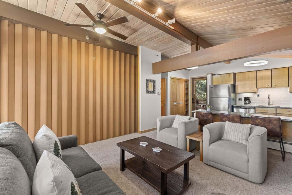 Living space with collapsible wall