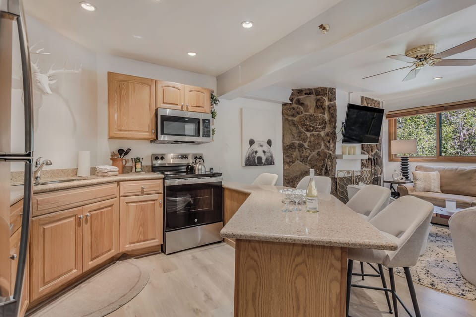 Full kitchen with counter seating