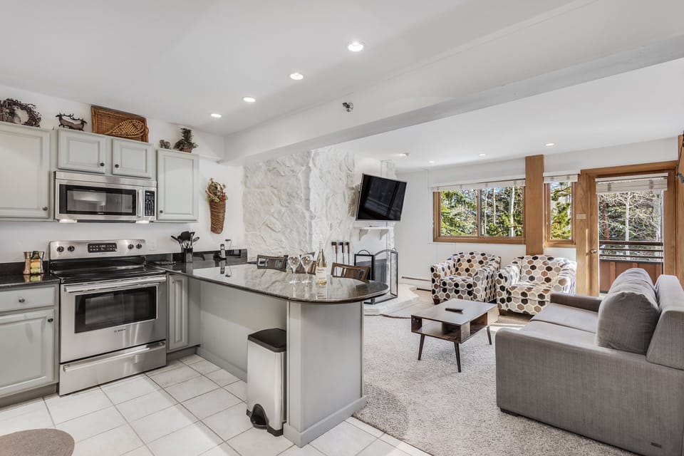 Full kitchen with bar seating