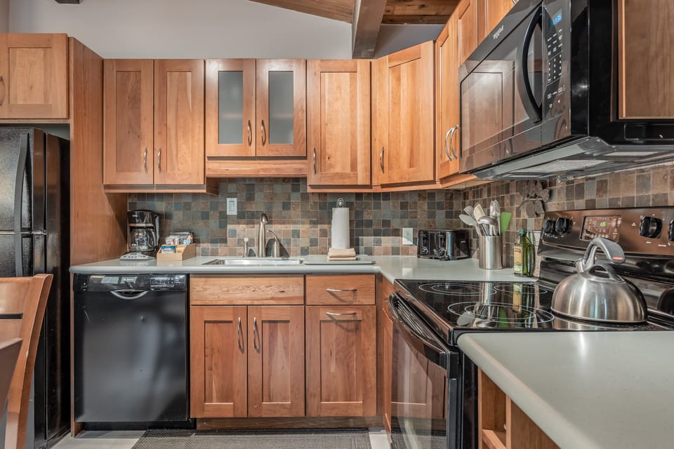 Full kitchen
