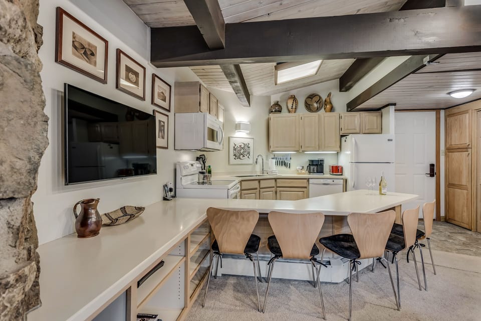 Full kitchen with bar seating