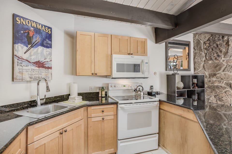 Full kitchen