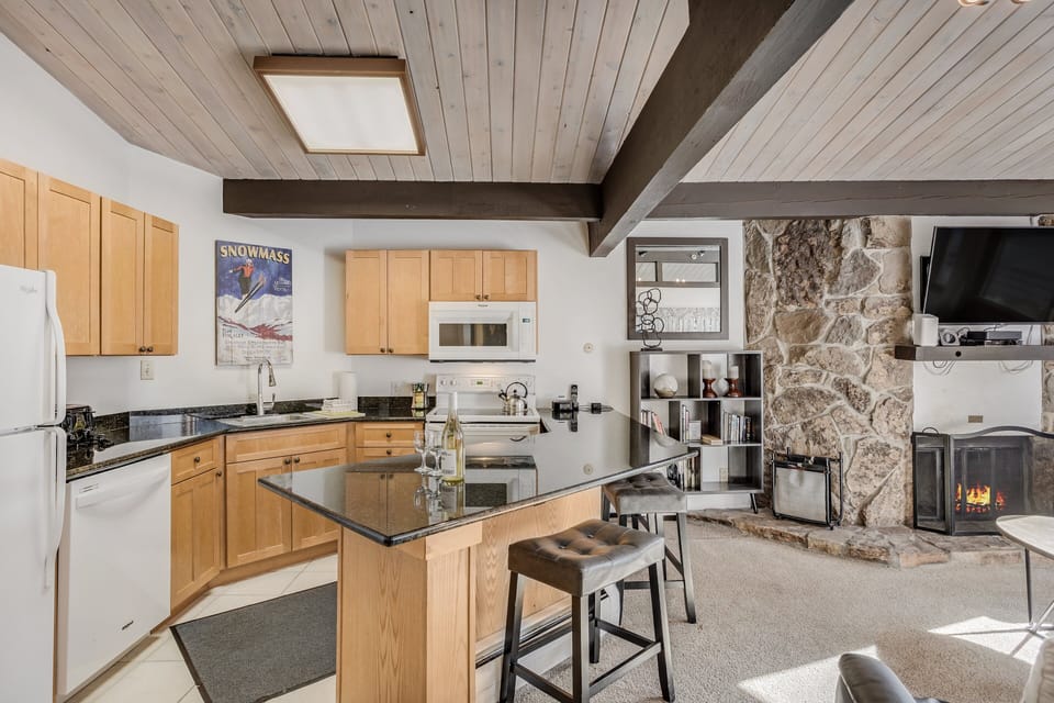 Full kitchen with bar seating