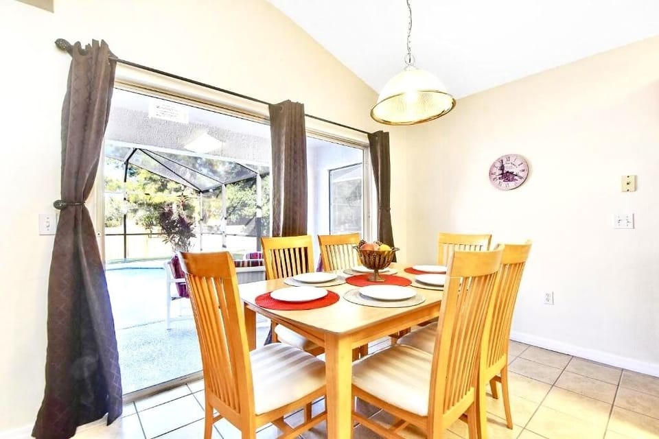 Second formal dining areas