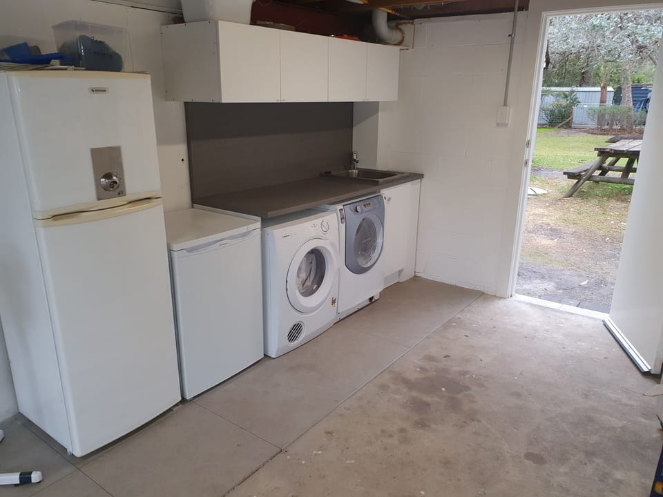 Laundry (washing machine and dryer)