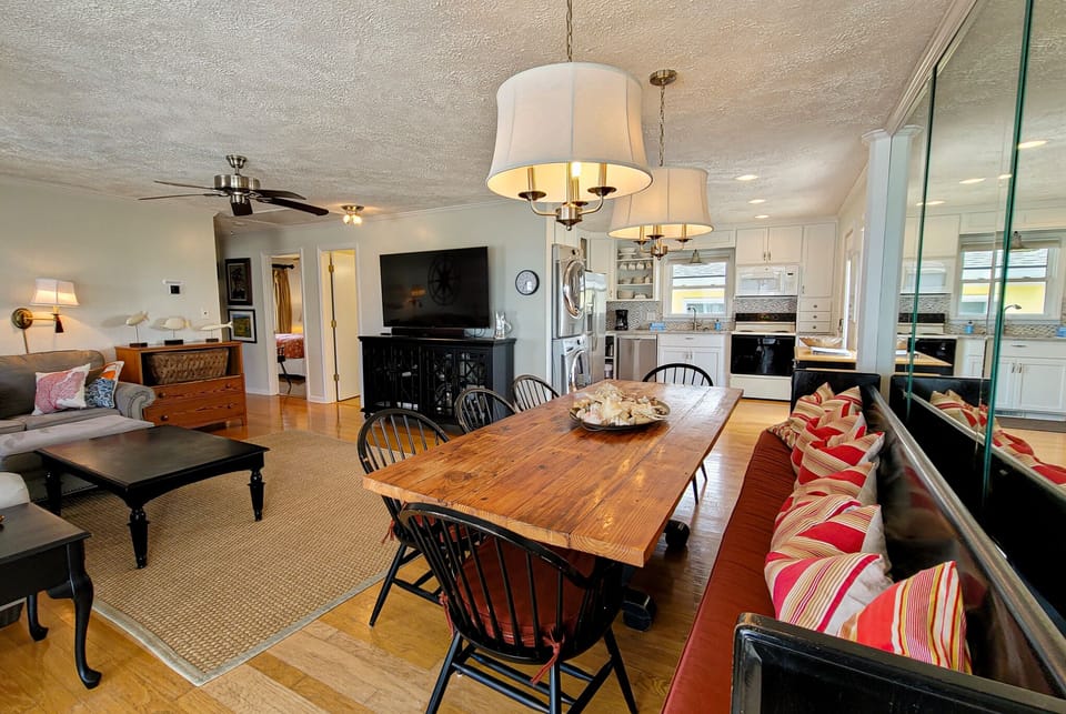 Dining Room - 18