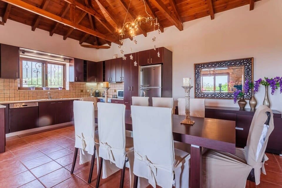 Dining area of the property 