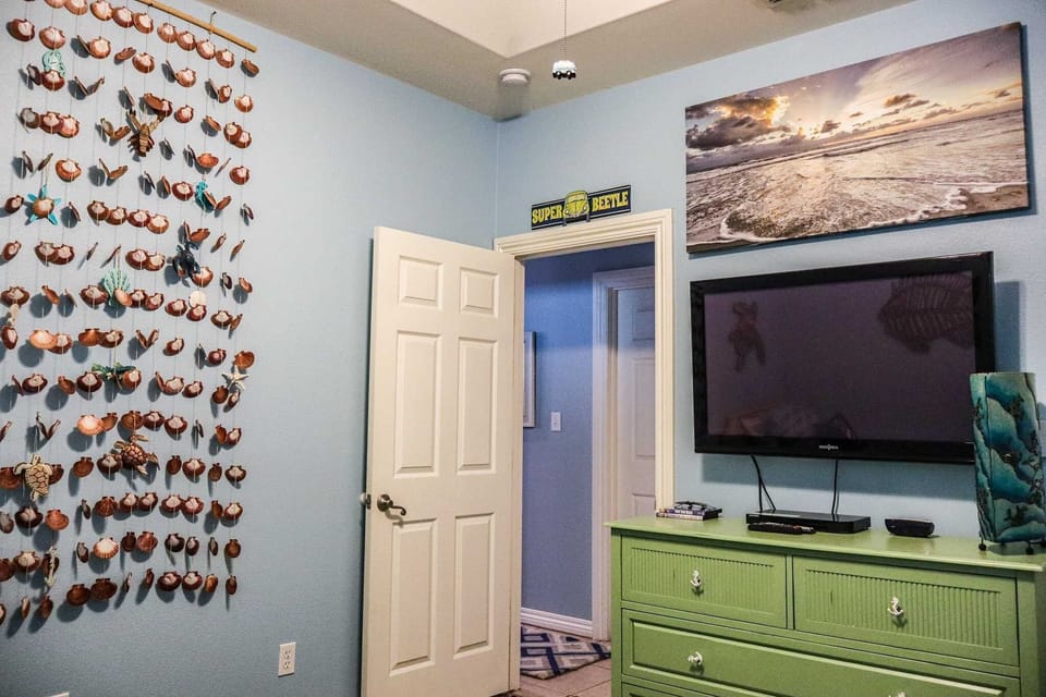 Condo, 2 Bedrooms | Interior