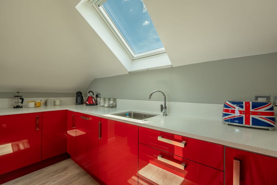 First floor: The kitchen and its patriotic toaster!