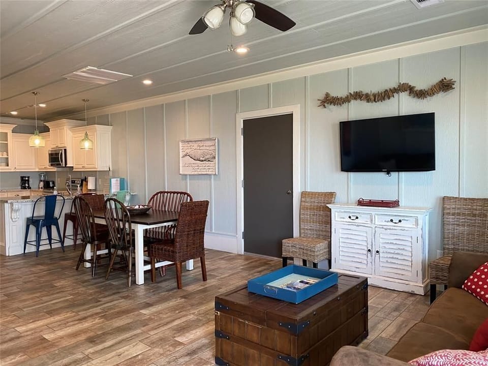 Large group? No Problem! The units can be rented together or separate to accommodate large groups!