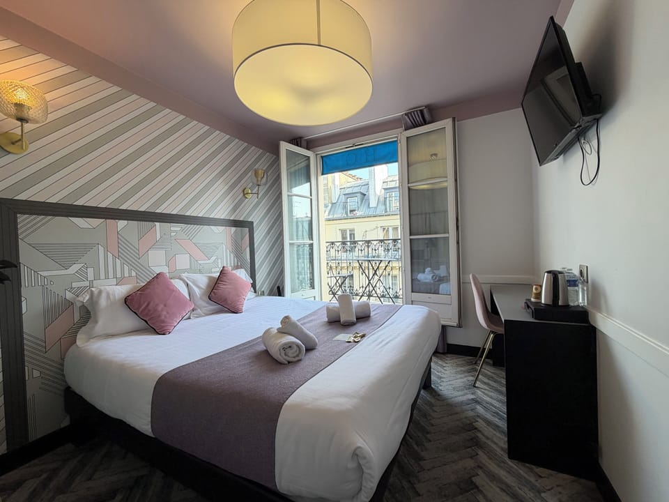 Double Room, Balcony | Premium bedding, Select Comfort beds, in-room safe, desk