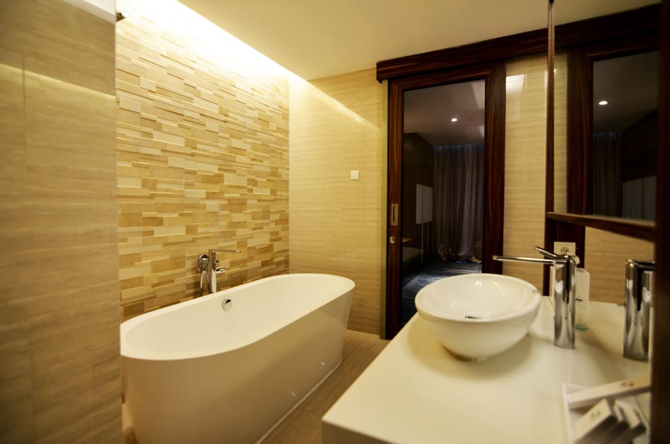 Presidential Suite | Deep soaking bathtub