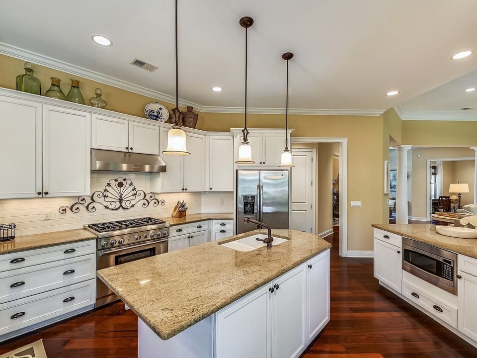 Open Kitchen at 6 Lookout