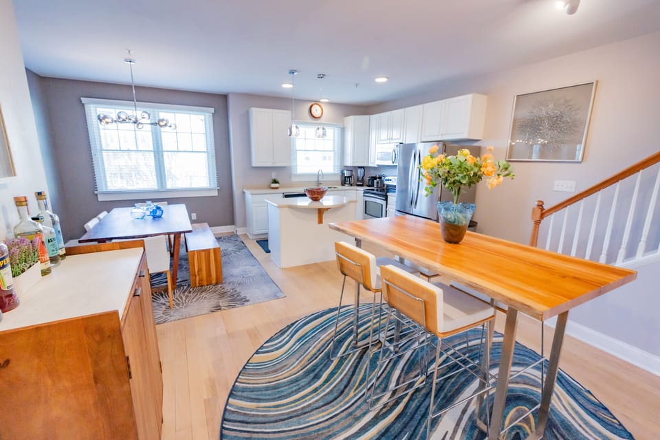 Dining Area 1 To Kitchen