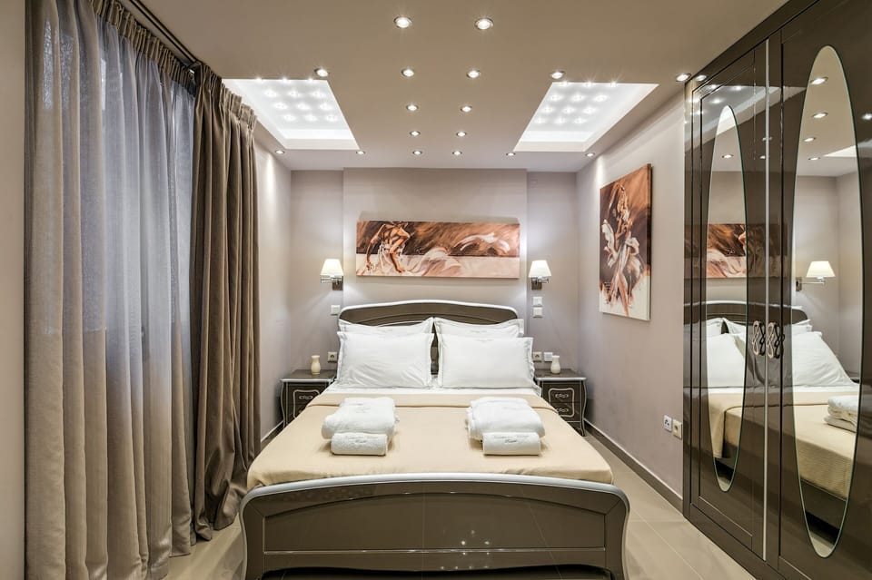 Deluxe Suite, Private Pool | Premium bedding, memory foam beds, in-room safe, individually decorated