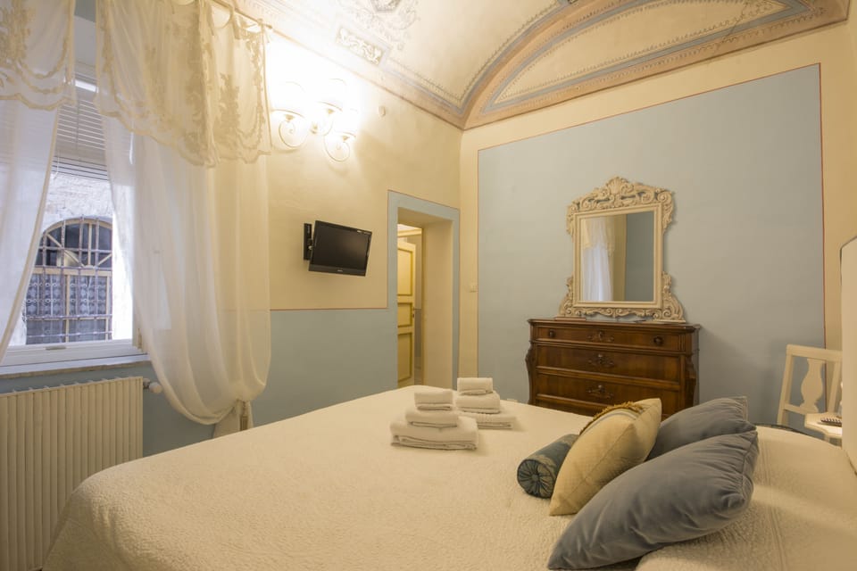 Standard Double Room, 1 Queen Bed, Ensuite | Cribs/infant beds, rollaway beds, free WiFi, bed sheets