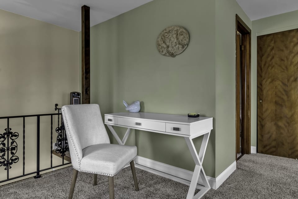 This dedicated workspace is ideal for business travelers, writers or students.