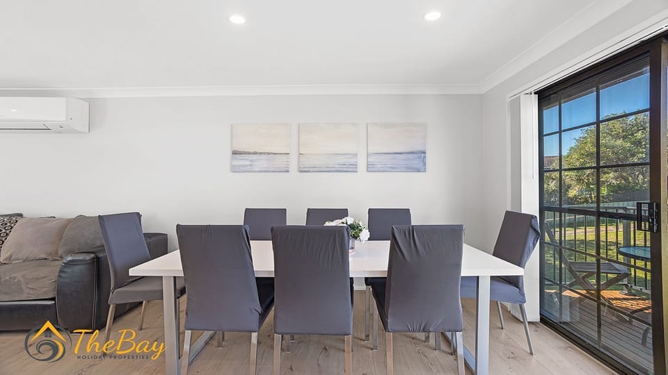 Dining Area - Kitchen