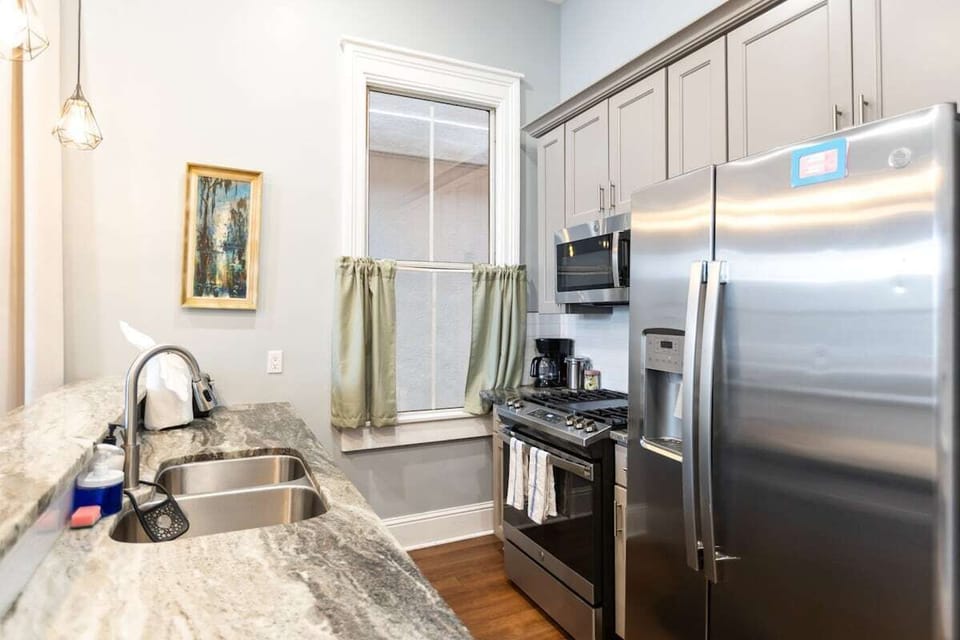 48-8X1A6740. kitchen