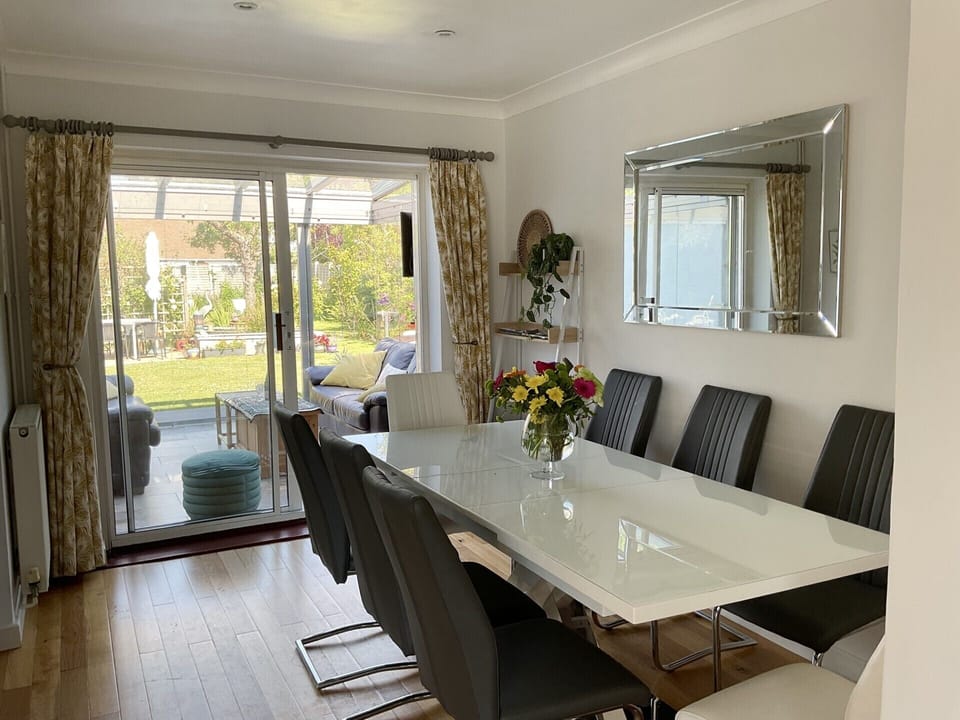 Dining area for 8