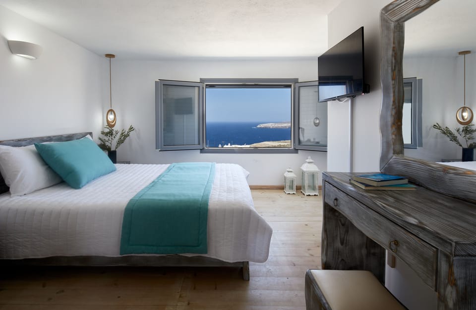 Standard Suite, 2 Bedrooms, Hot Tub, Sea View | Minibar, desk, soundproofing, WiFi (free)
