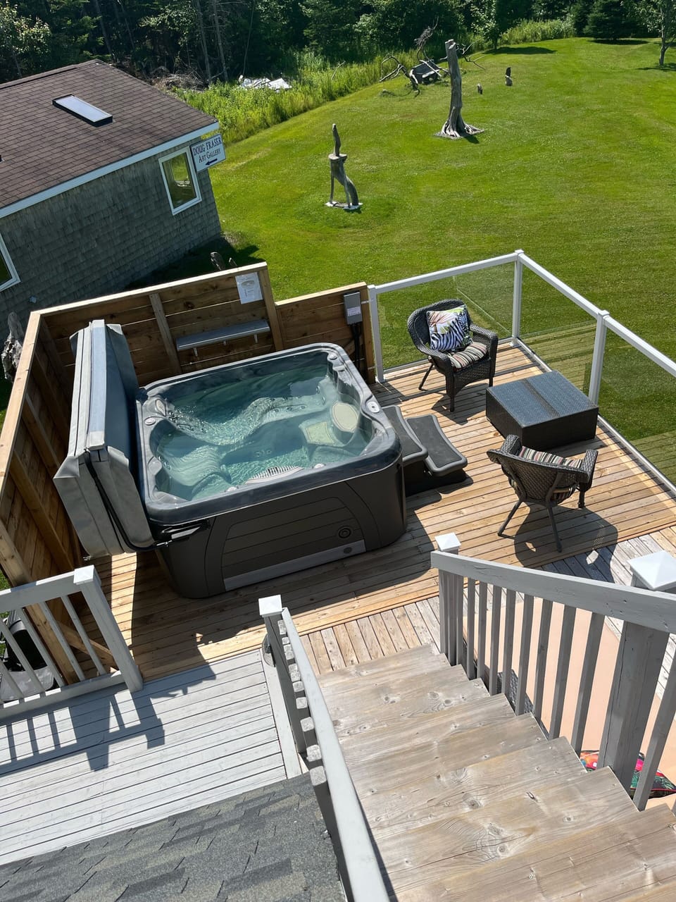 Hot tub 