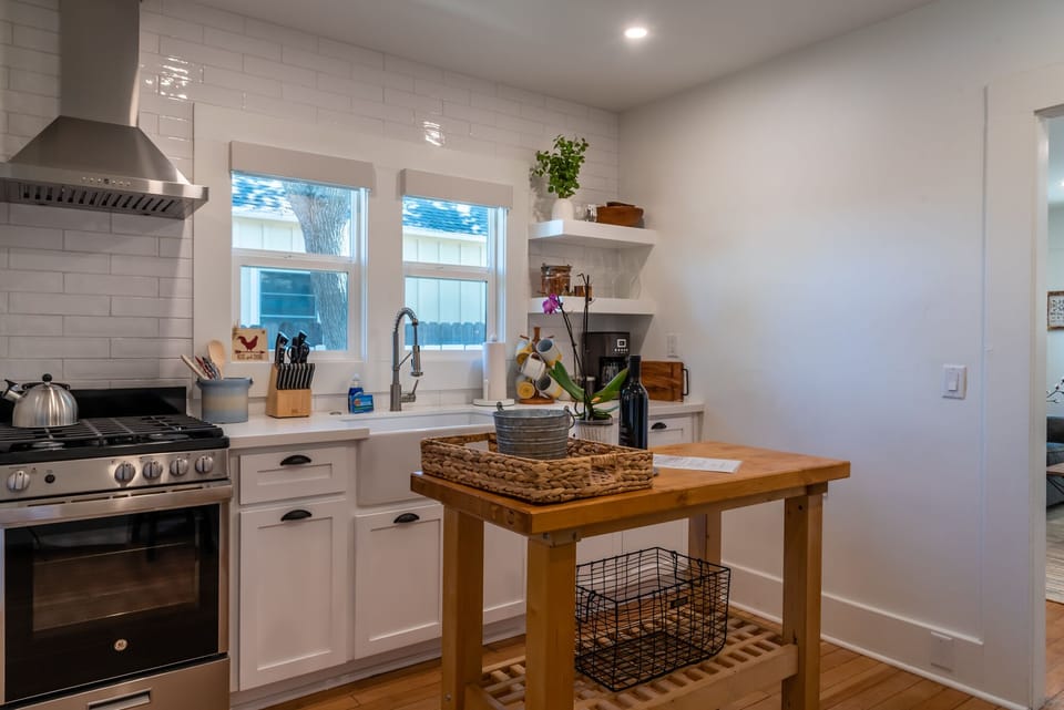 Enjoy Paso's great restaurants or cook a meal at home!