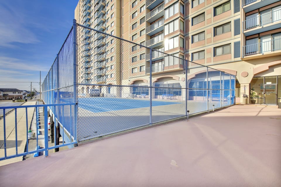Amenity,Capri Tennis Court,