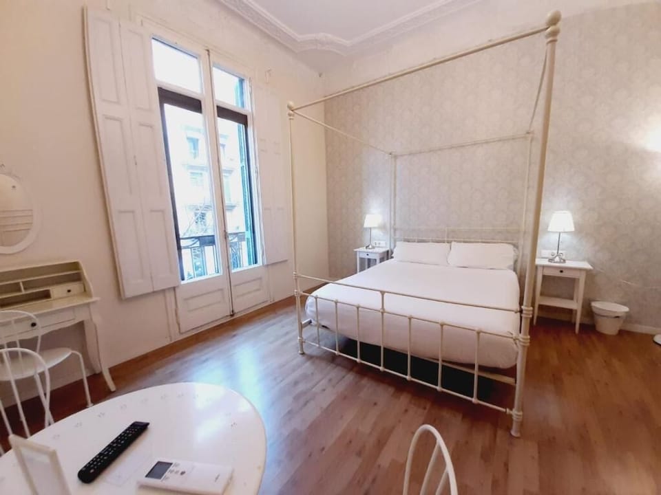 Deluxe Double Room | Down comforters, soundproofing, WiFi (free), bed sheets