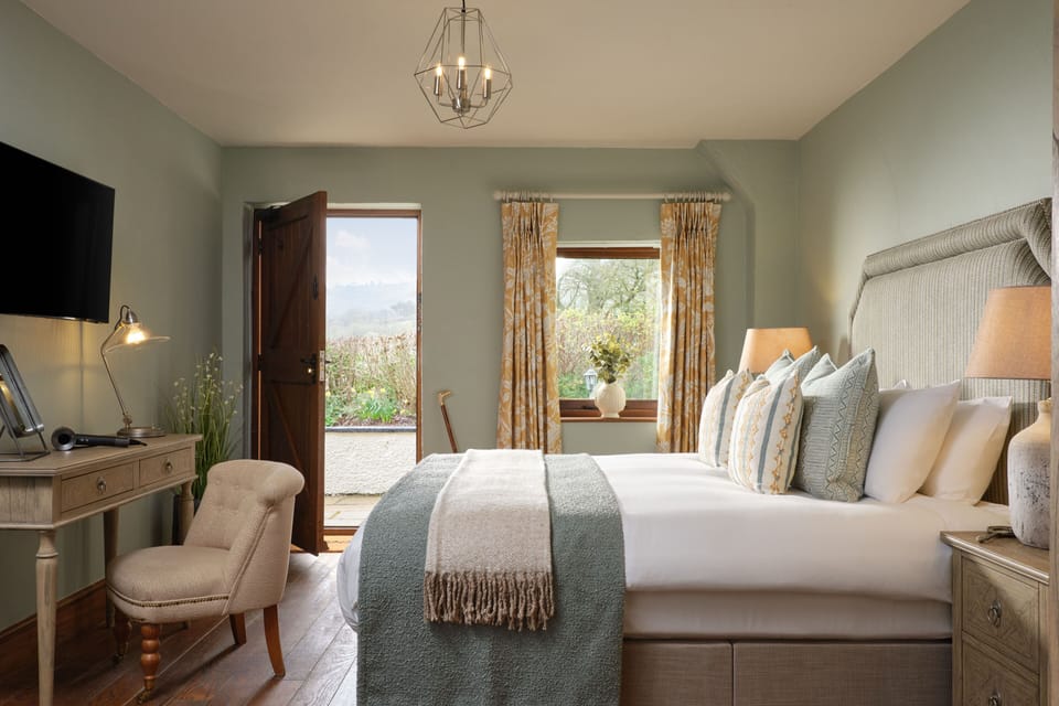 Standard Room | Premium bedding, individually decorated, individually furnished, desk