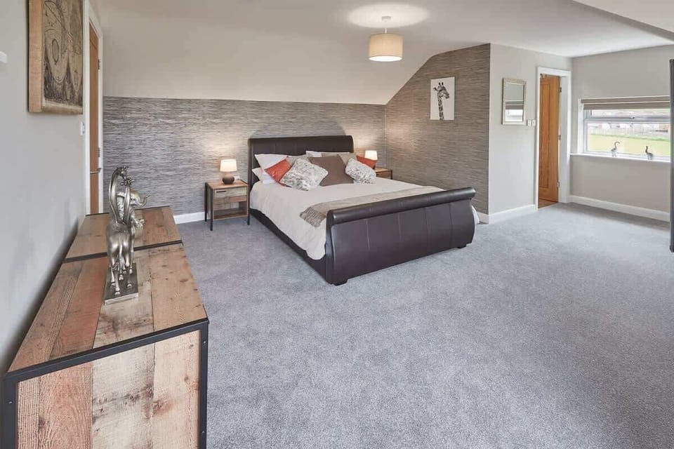 Badgers Cottage, Brotton - Host & Stay