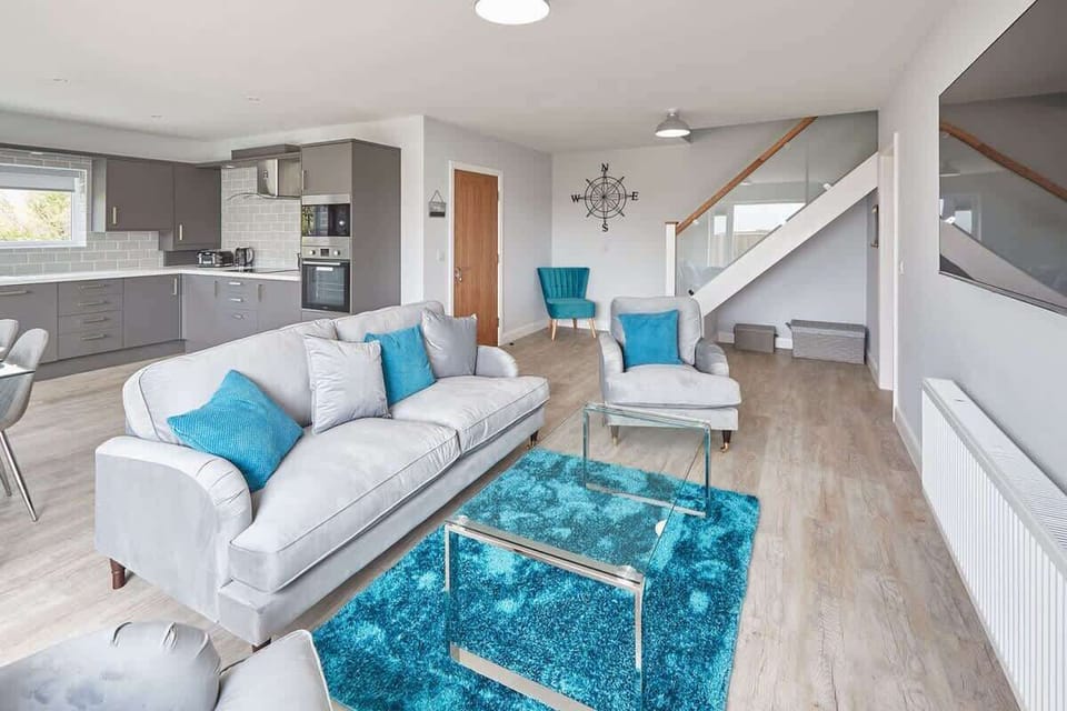 Badgers Cottage, Brotton - Host & Stay