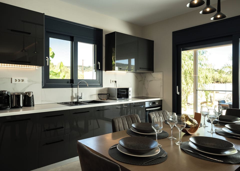 Villa | Private kitchen | Fridge, oven, stovetop, coffee/tea maker