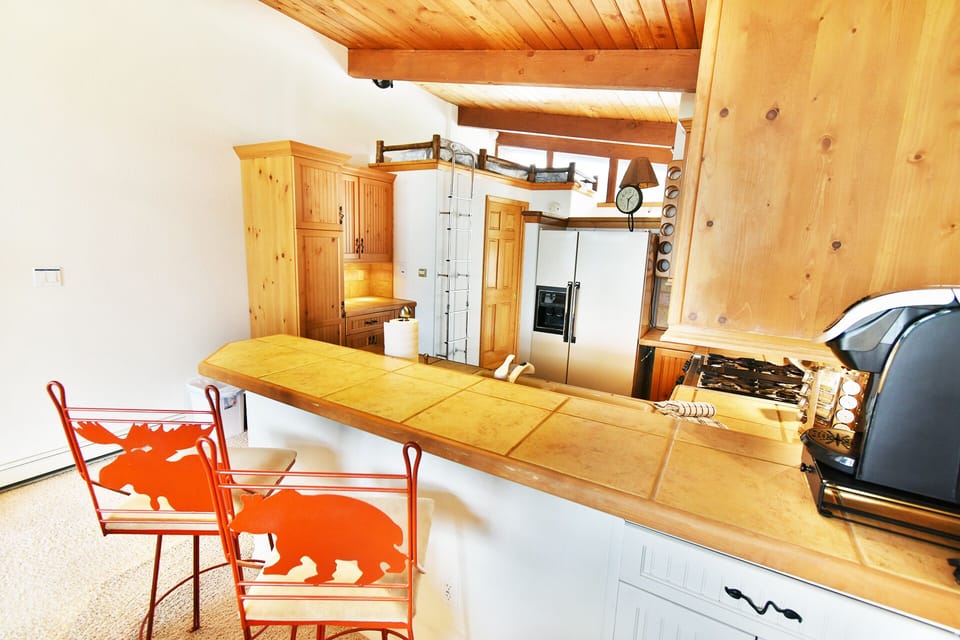 Kitchen Bar Seats 2-4 - Kitchen Bar Seats 2-4