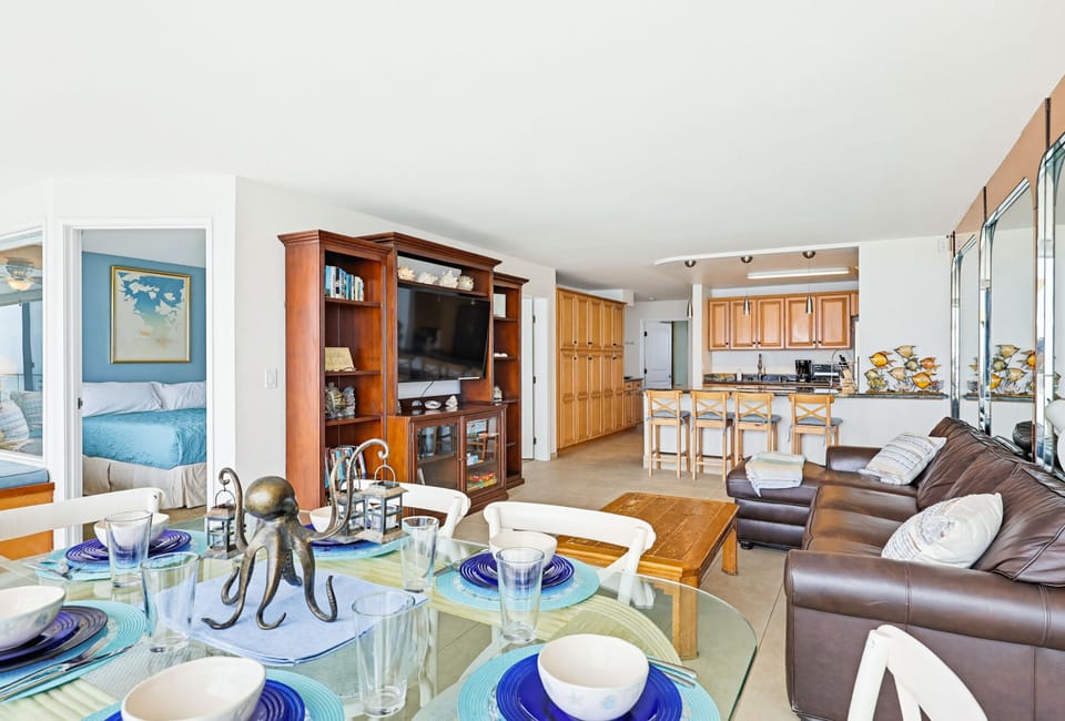 Fully equipped kitchen, breakfast bar, and comfy living room for kicking back after fun day exploring San Diego!