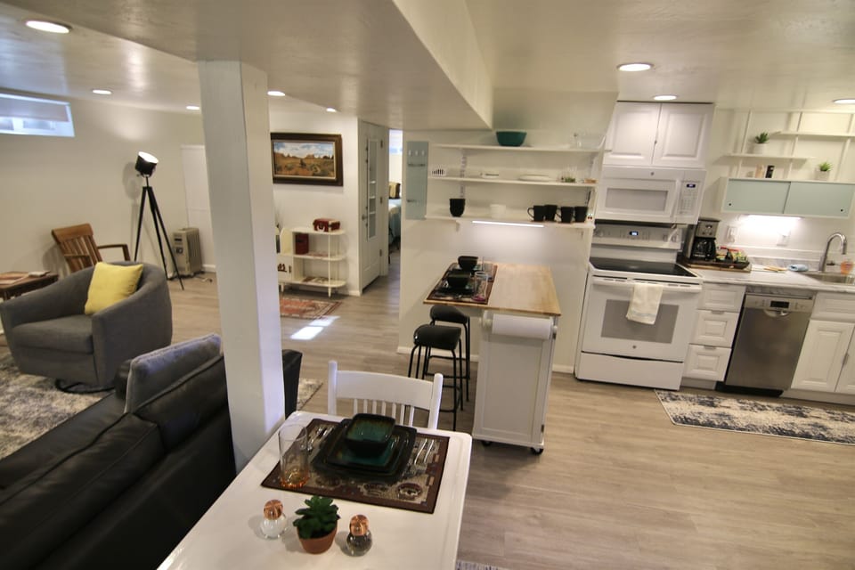Kitchen & Living