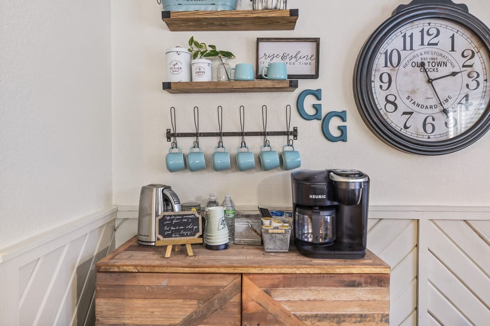 Coffee, tea, hot chocolate? K Cup or full pot...it's your choice. 
