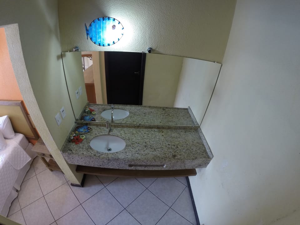 Deluxe Double Room, Sea View | Minibar, individually decorated, individually furnished, desk