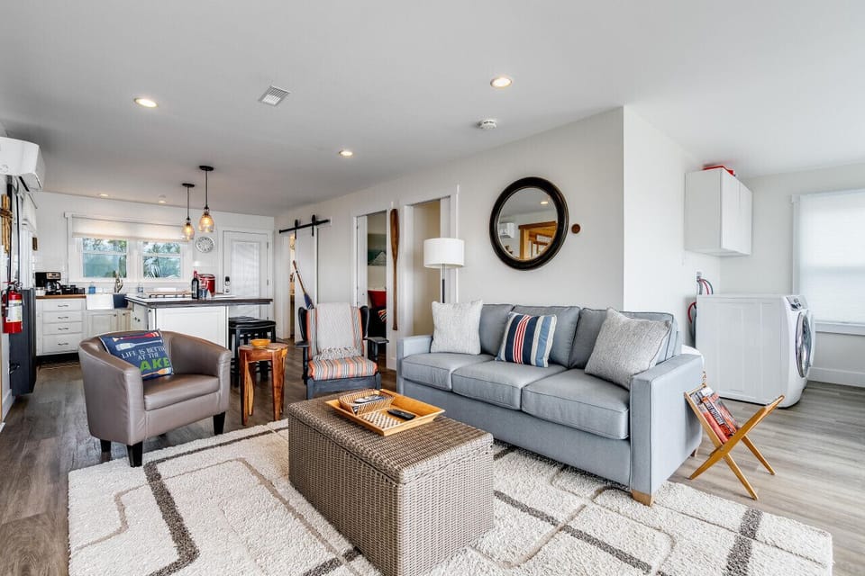 Living Room/Kitchen