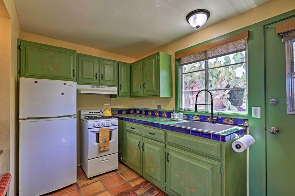 Well-Equipped Kitchen | Teapot